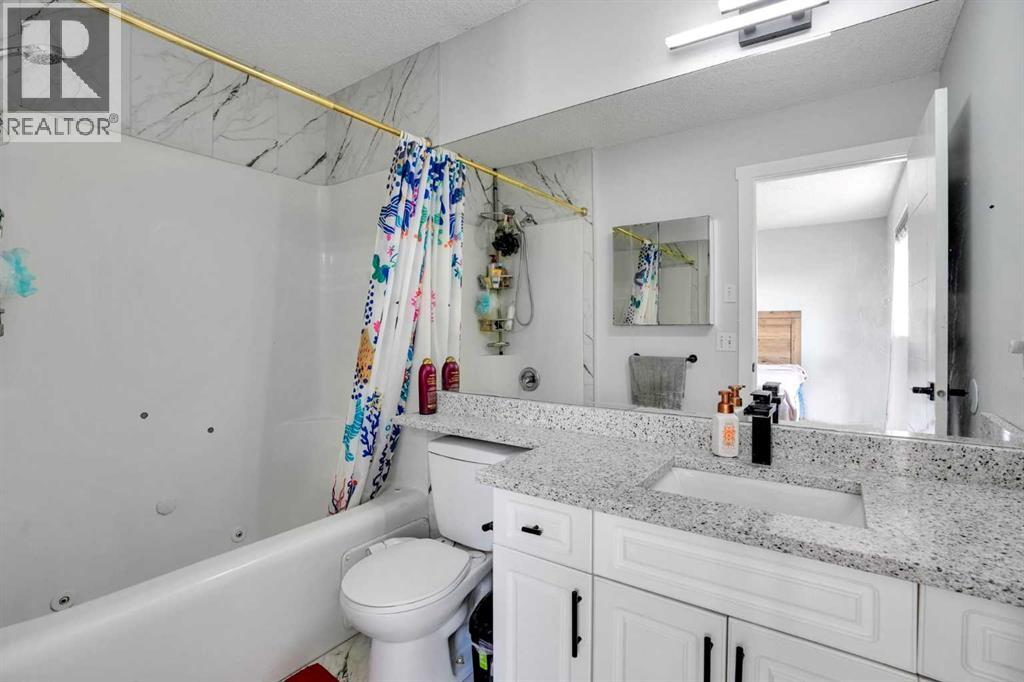 101 Douglas Ridge Circle SE, Calgary, Alberta  T2Z 3B7 - Photo 26 - A2334564