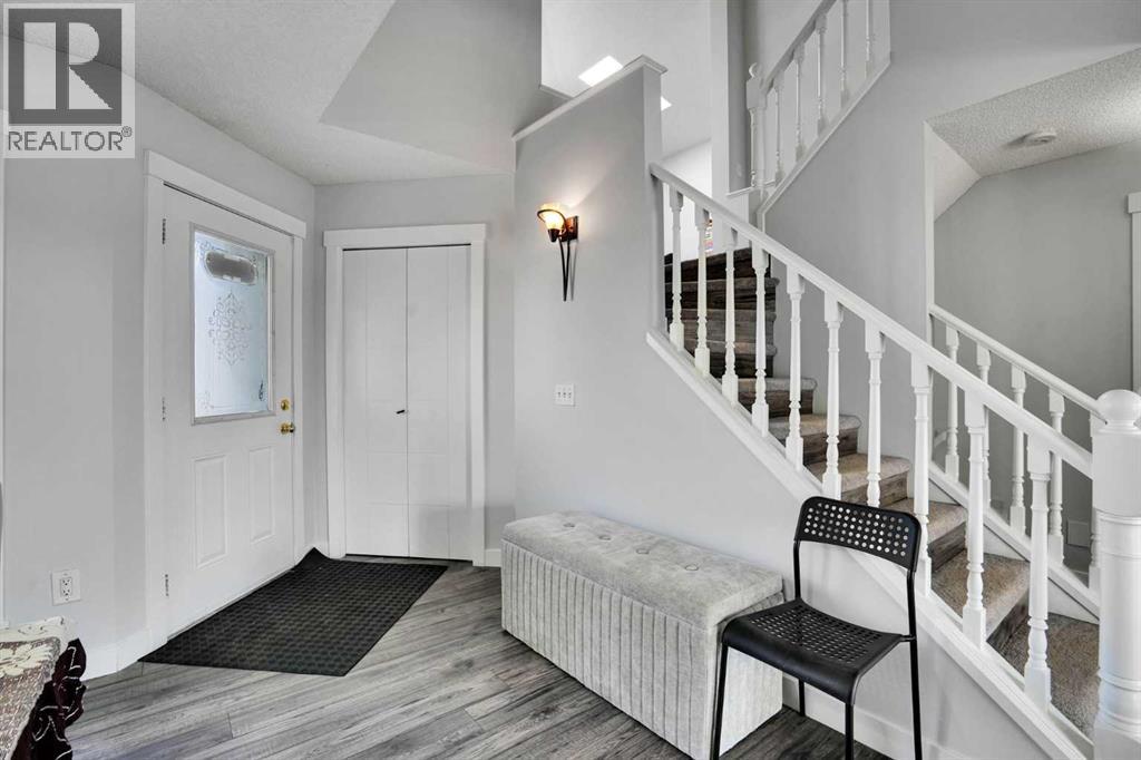 101 Douglas Ridge Circle SE, Calgary, Alberta  T2Z 3B7 - Photo 4 - A2334564