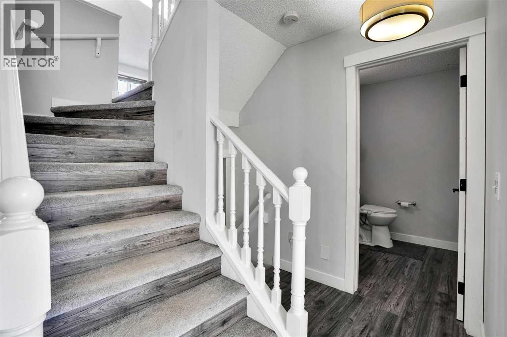 101 Douglas Ridge Circle SE, Calgary, Alberta  T2Z 3B7 - Photo 7 - A2334564