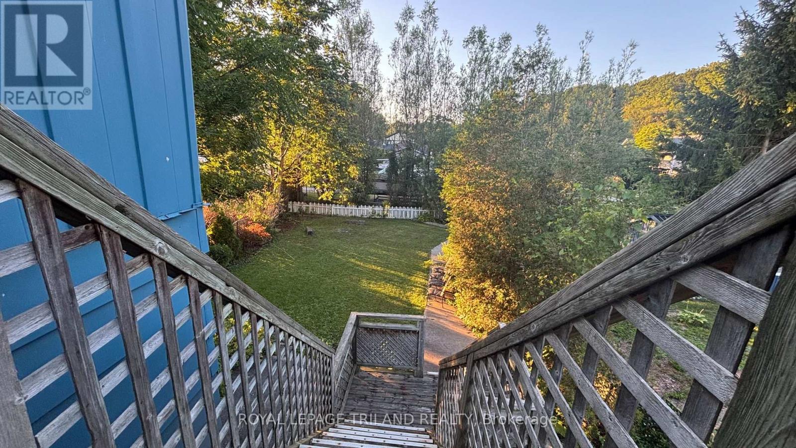 Upper - 279 Charlotte Street, Central Elgin, Ontario  N5L 1A8 - Photo 2 - X13636160