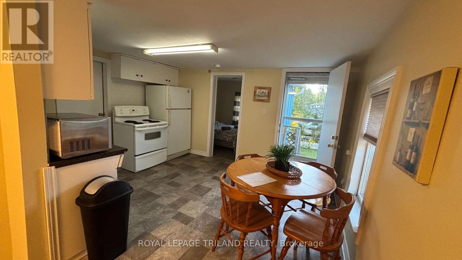 Upper - 279 Charlotte Street, Central Elgin, Ontario  N5L 1A8 - Photo 8 - X13636160