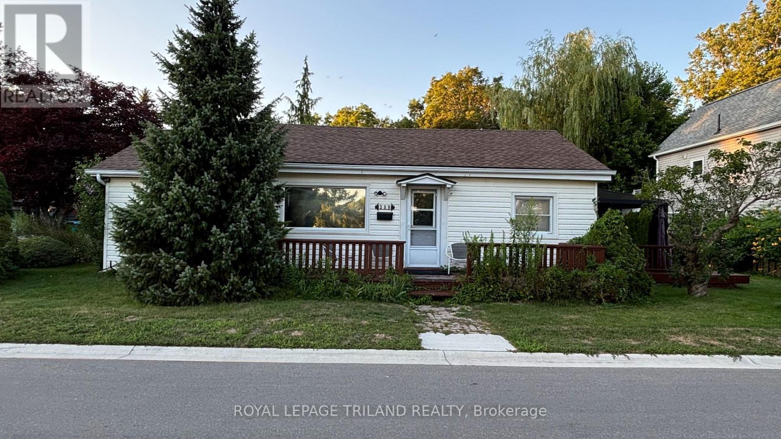 $2,400 Monthly389 Front Street, Central Elgin, Ontario