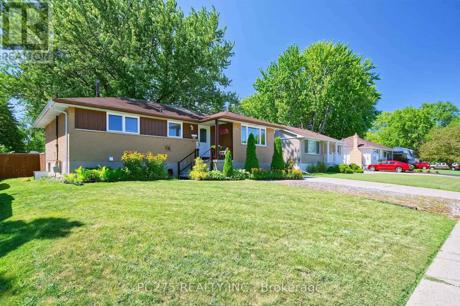 1229 Exmouth Street, Sarnia, Ontario  N7S 1W8 - Photo 2 - X13636248