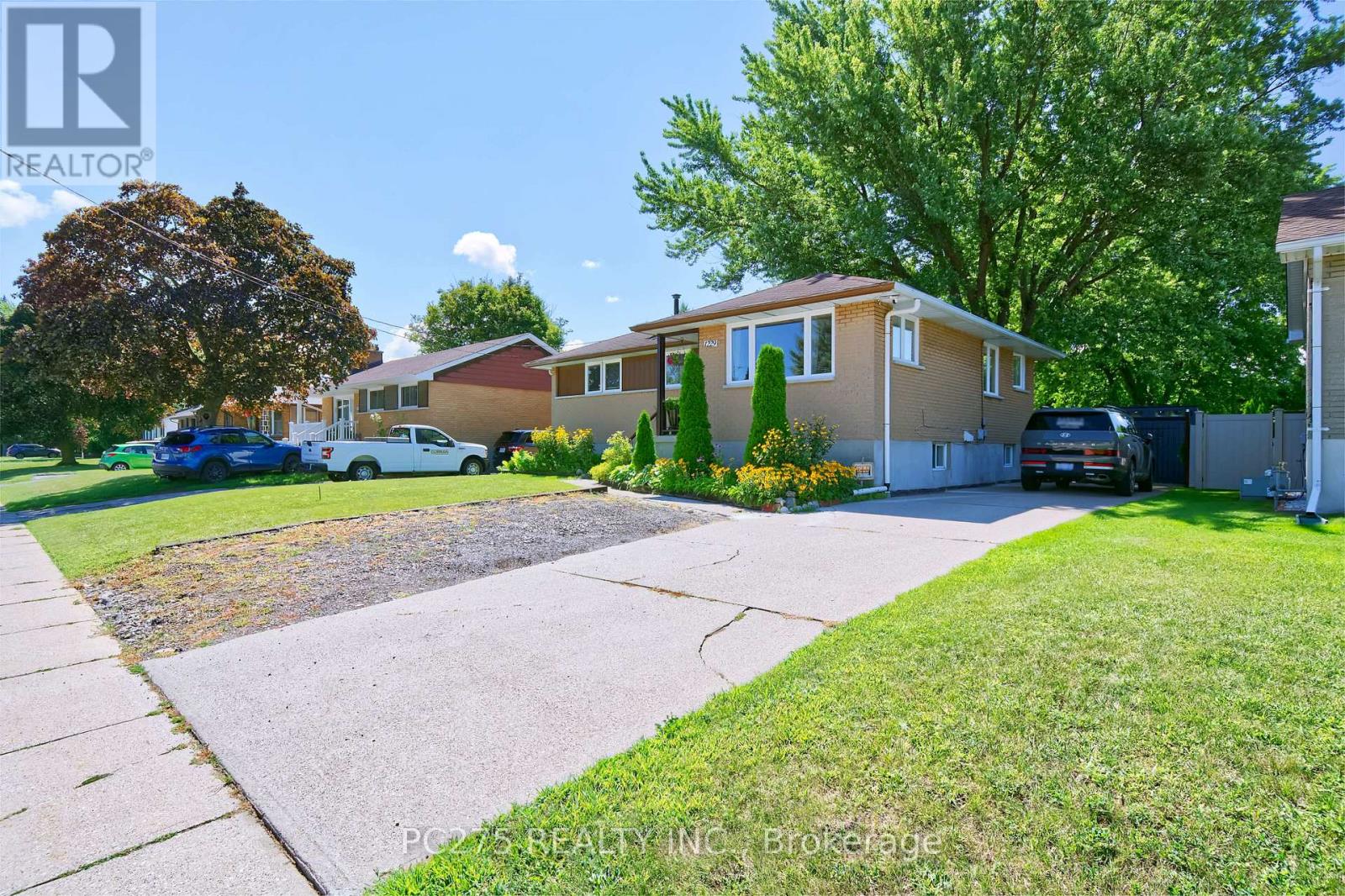 1229 Exmouth Street, Sarnia, Ontario  N7S 1W8 - Photo 3 - X13636248