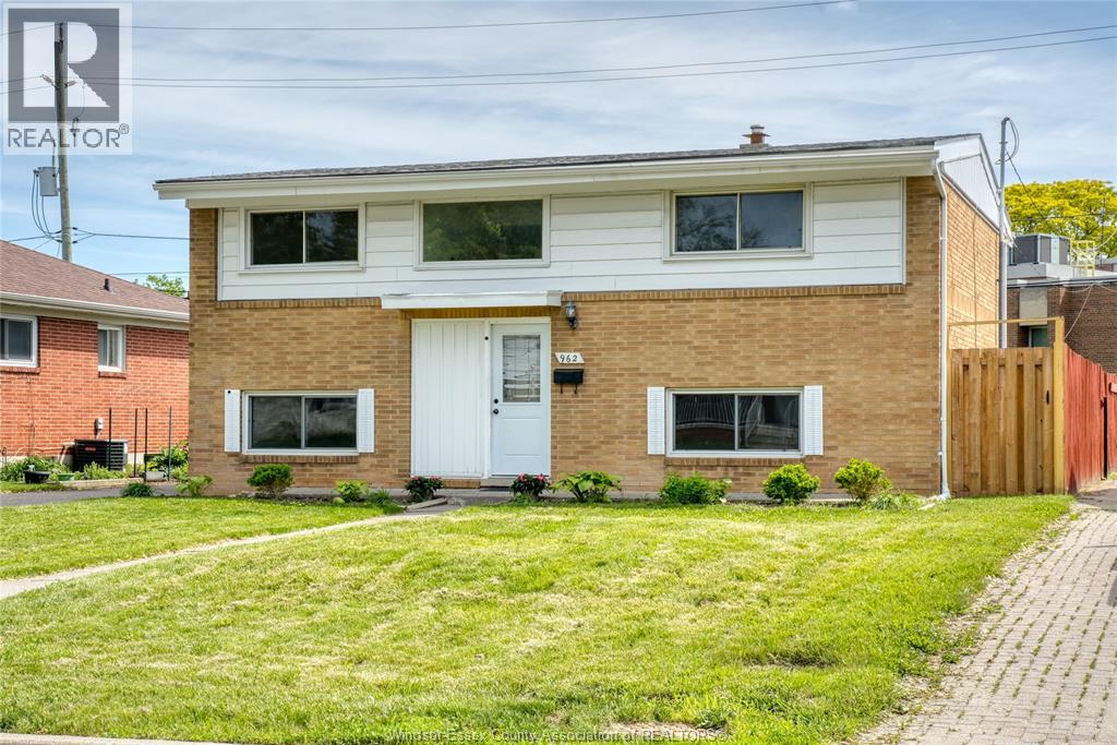 962 Watson, Windsor, Ontario  N8S 3T2 - Photo 3 - 26018790