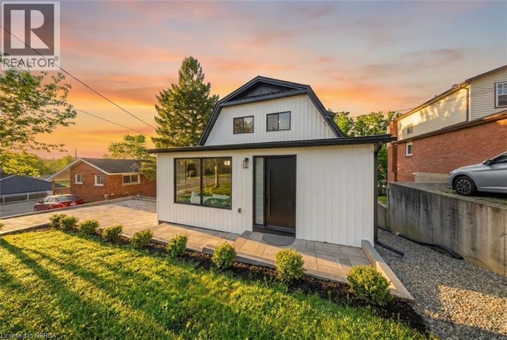 23 ABERDEEN Street, Caledonia, Ontario