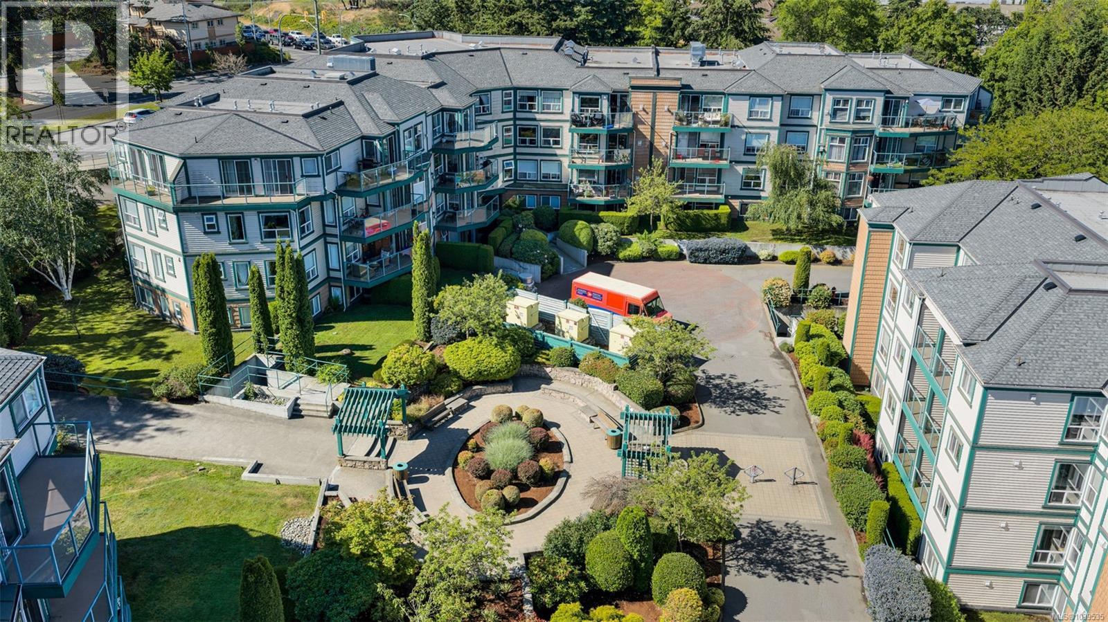 211 898 Vernon Ave, Saanich, British Columbia  V8X 2W6 - Photo 49 - 1039535