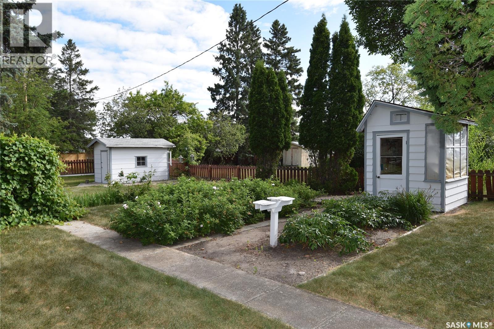 207 Pine Avenue, Nipawin, Saskatchewan  S0E 1E0 - Photo 8 - SK044431
