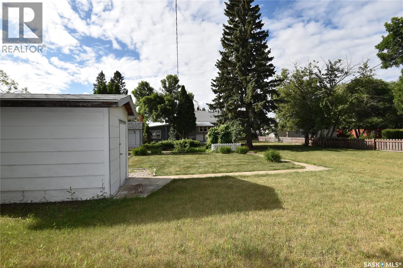 207 Pine Avenue, Nipawin, Saskatchewan  S0E 1E0 - Photo 5 - SK044431