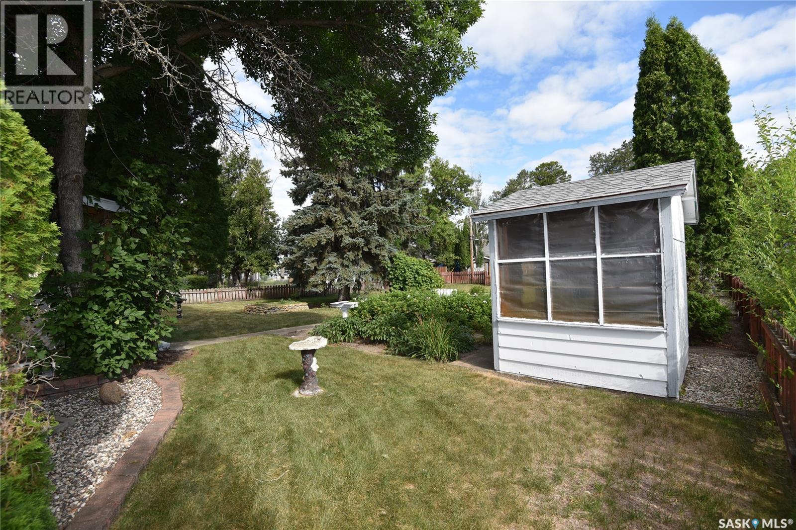 207 Pine Avenue, Nipawin, Saskatchewan  S0E 1E0 - Photo 44 - SK044431