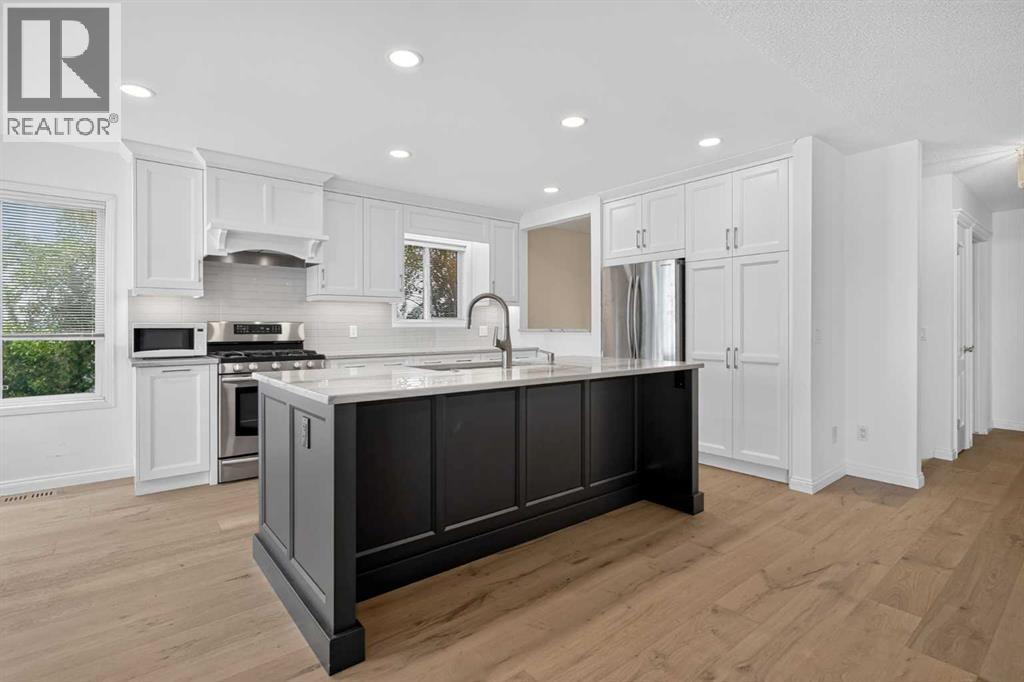 72 Sierra Morena Green SW, Calgary, Alberta  T3H 3E5 - Photo 4 - A2329732