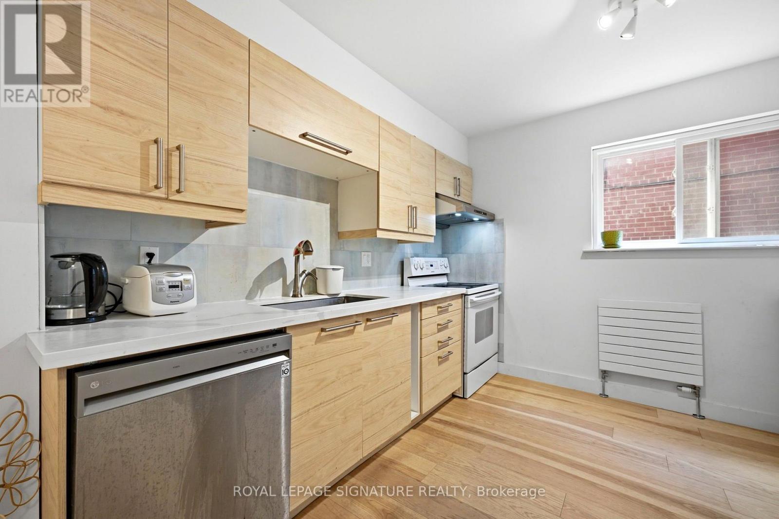 Main - 293 Glenforest Road, Toronto, Ontario  M4N 2A5 - Photo 11 - C13636168