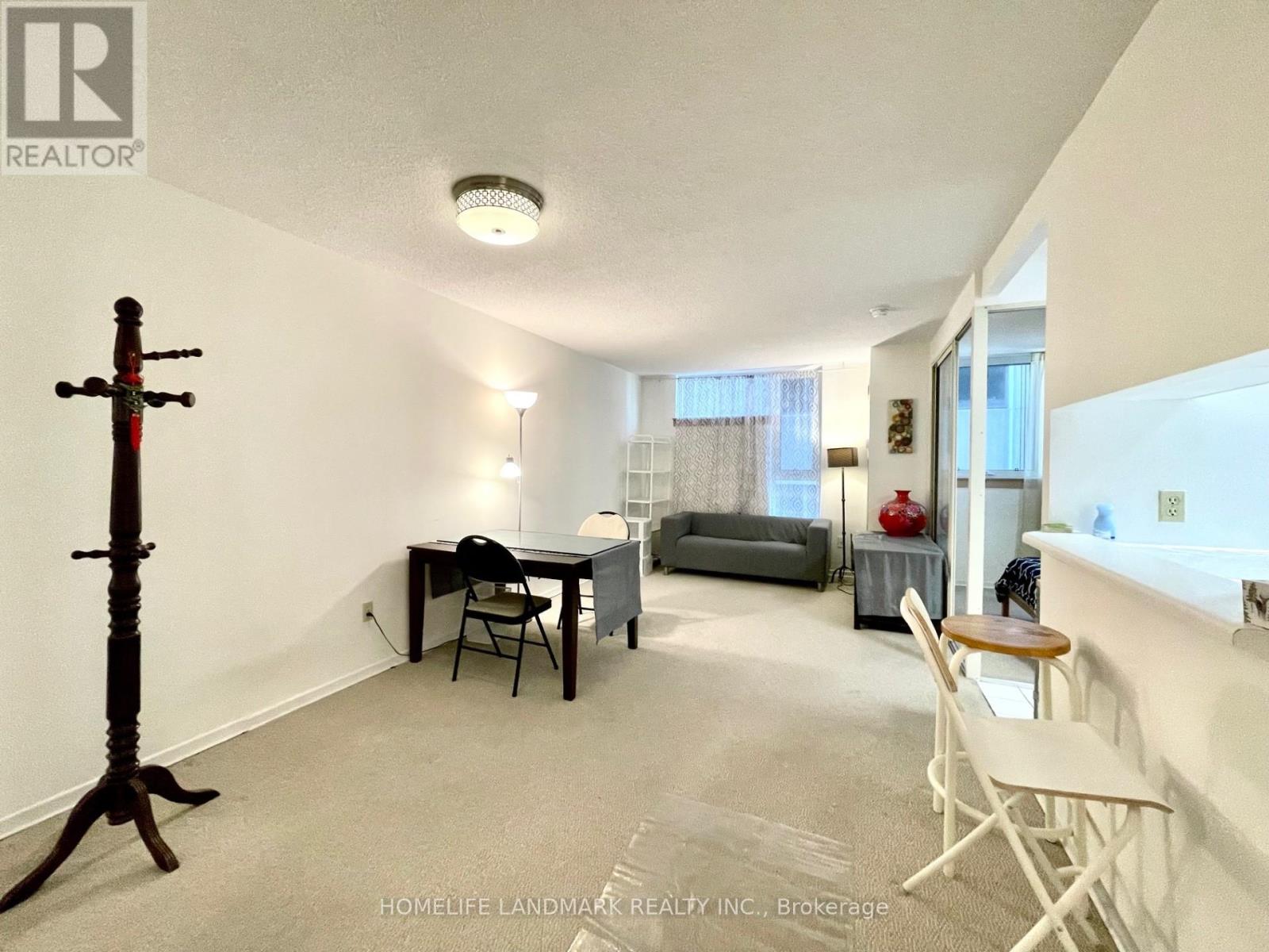 613 - 1055 BAY STREET
