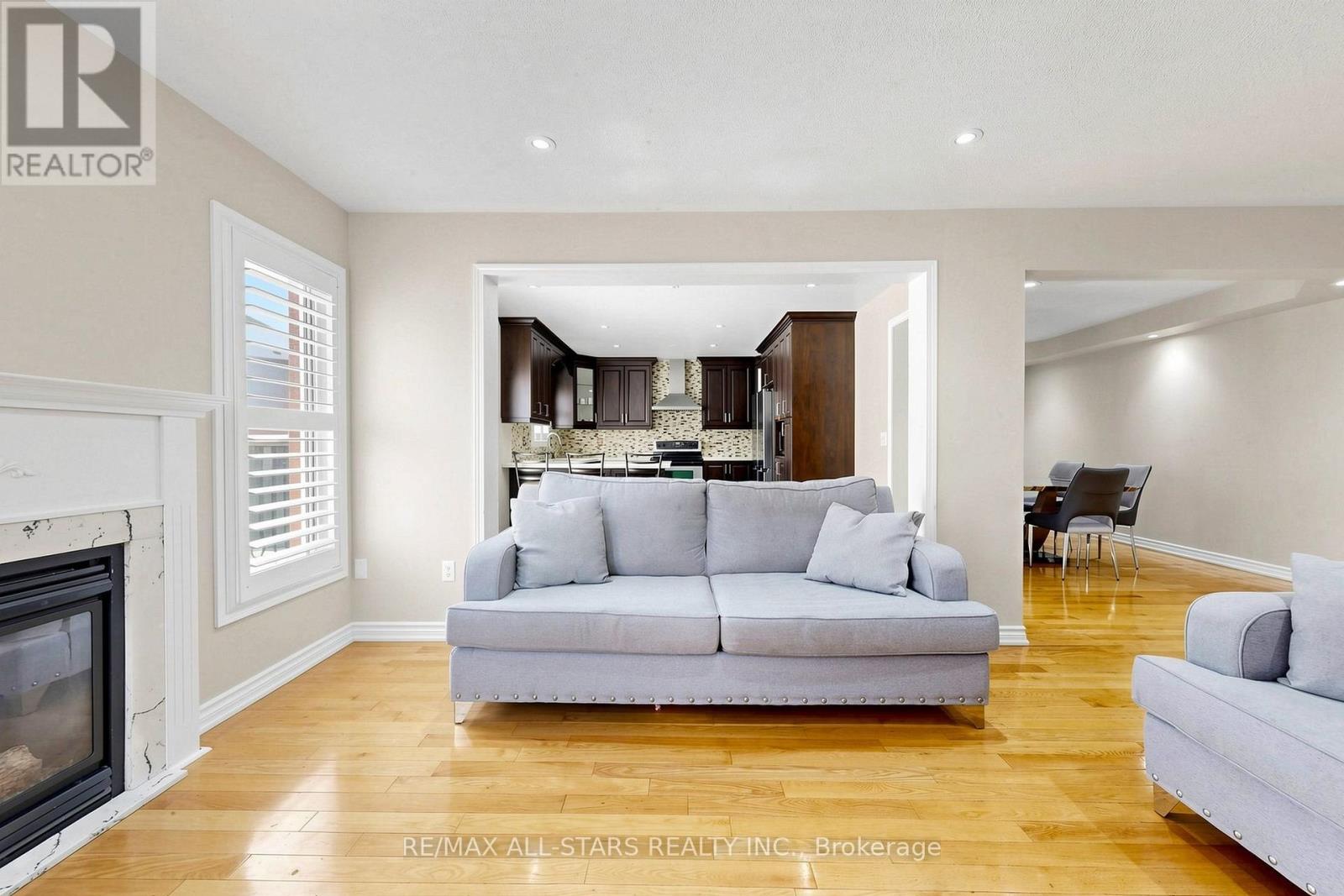 13 Boulderbrook Drive, Toronto, Ontario  M1X 2B9 - Photo 6 - E13636192