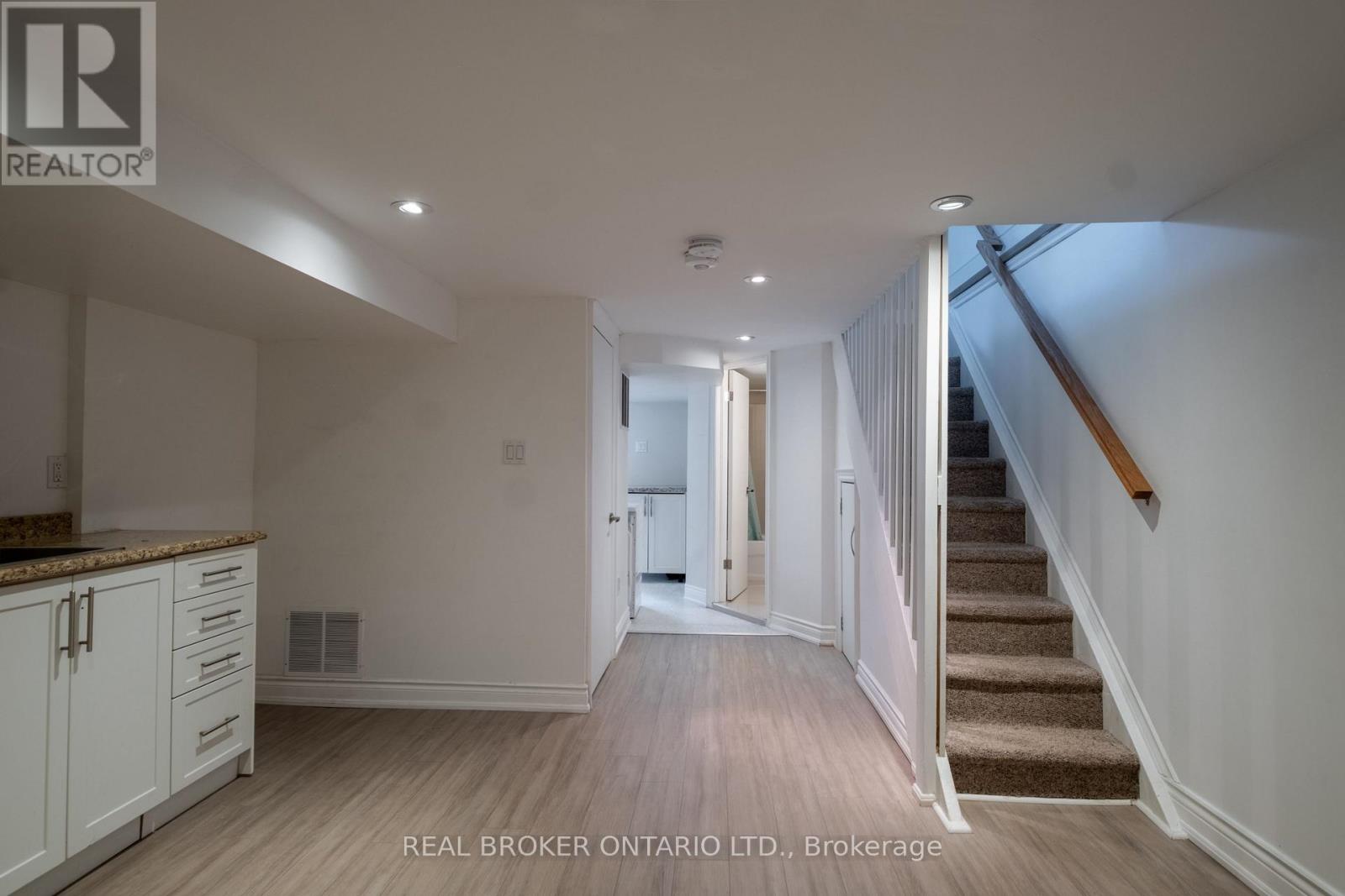 37 Gledhill Avenue, Toronto, Ontario  M4C 5K7 - Photo 33 - E13636222