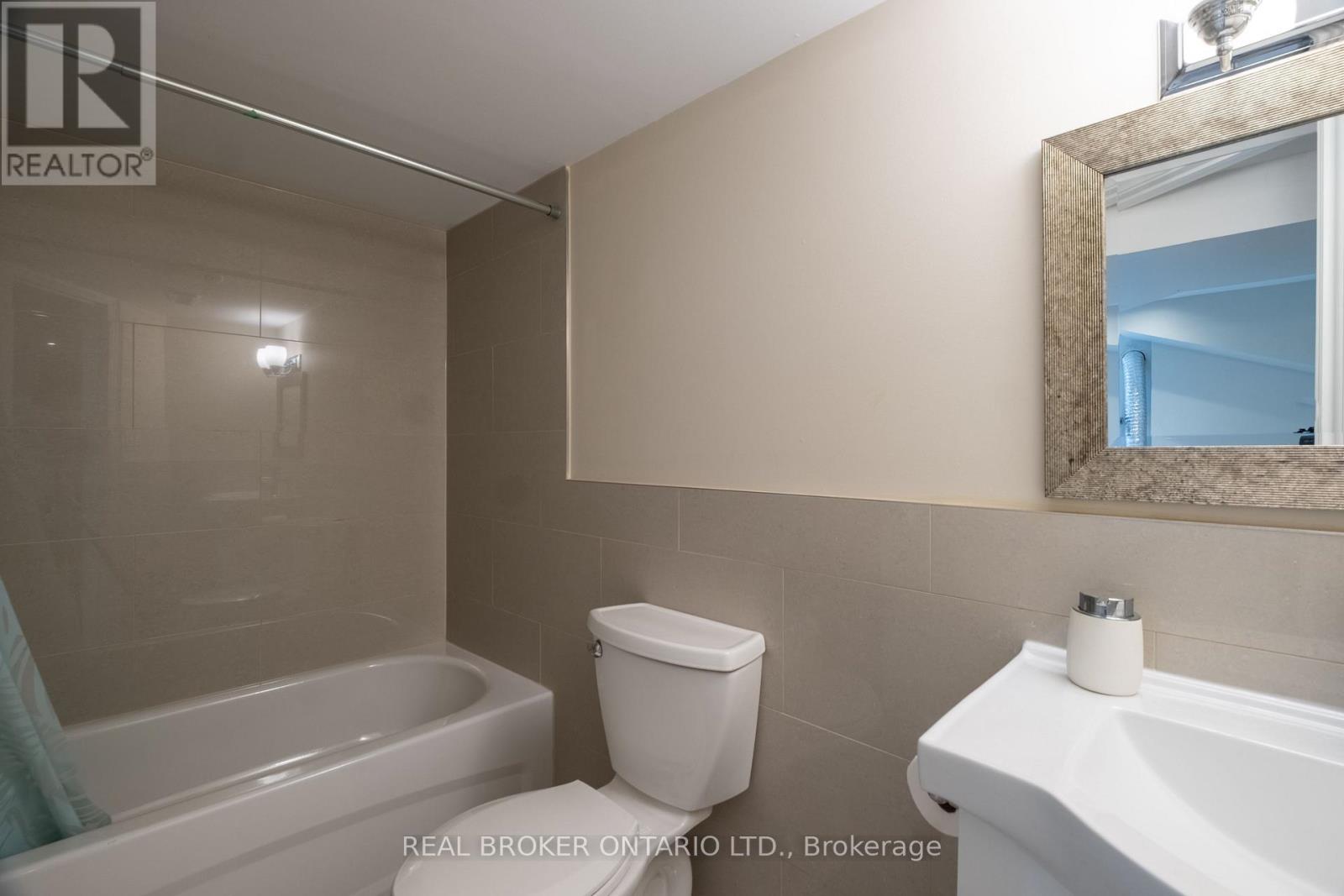 37 Gledhill Avenue, Toronto, Ontario  M4C 5K7 - Photo 34 - E13636222