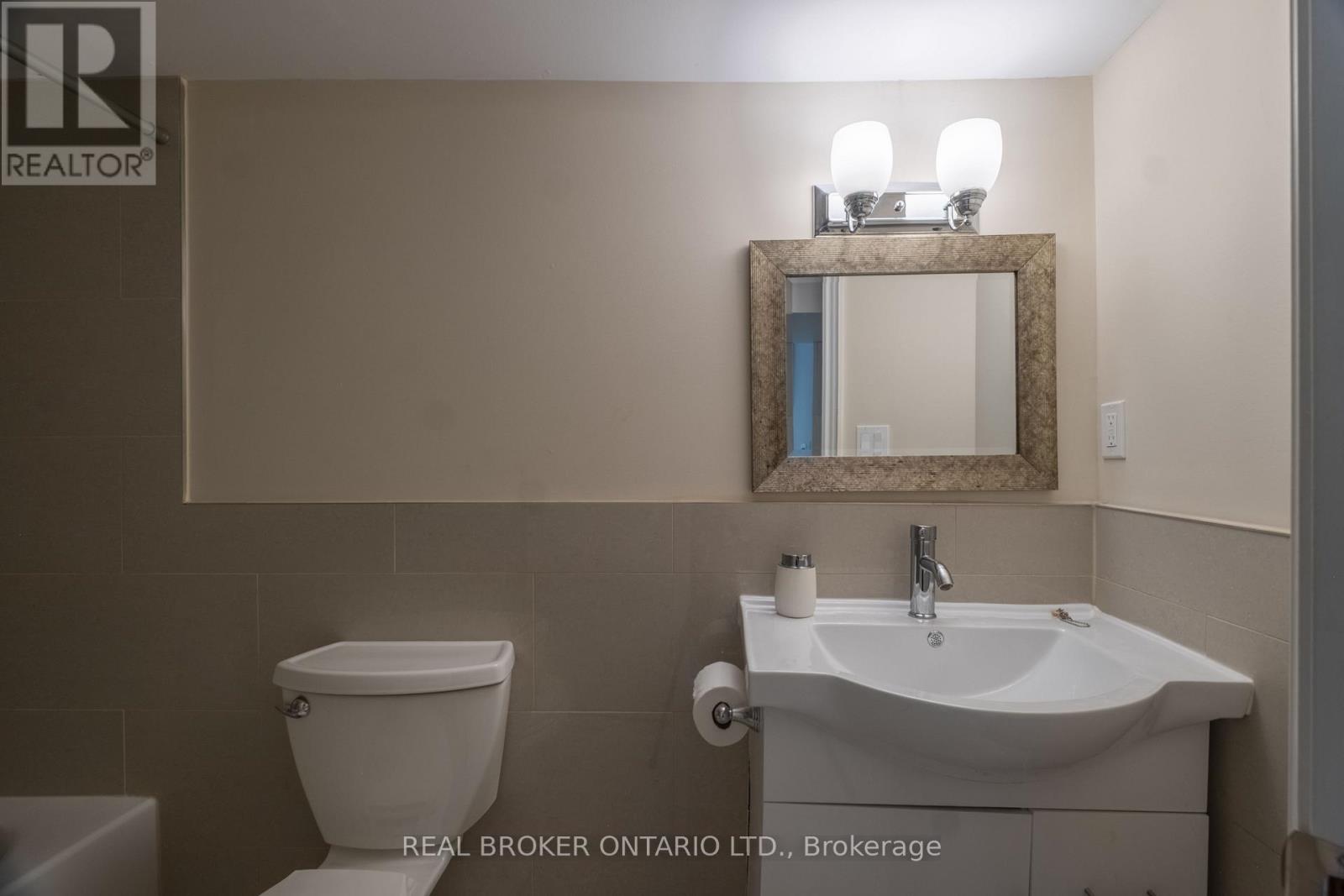 37 Gledhill Avenue, Toronto, Ontario  M4C 5K7 - Photo 35 - E13636222