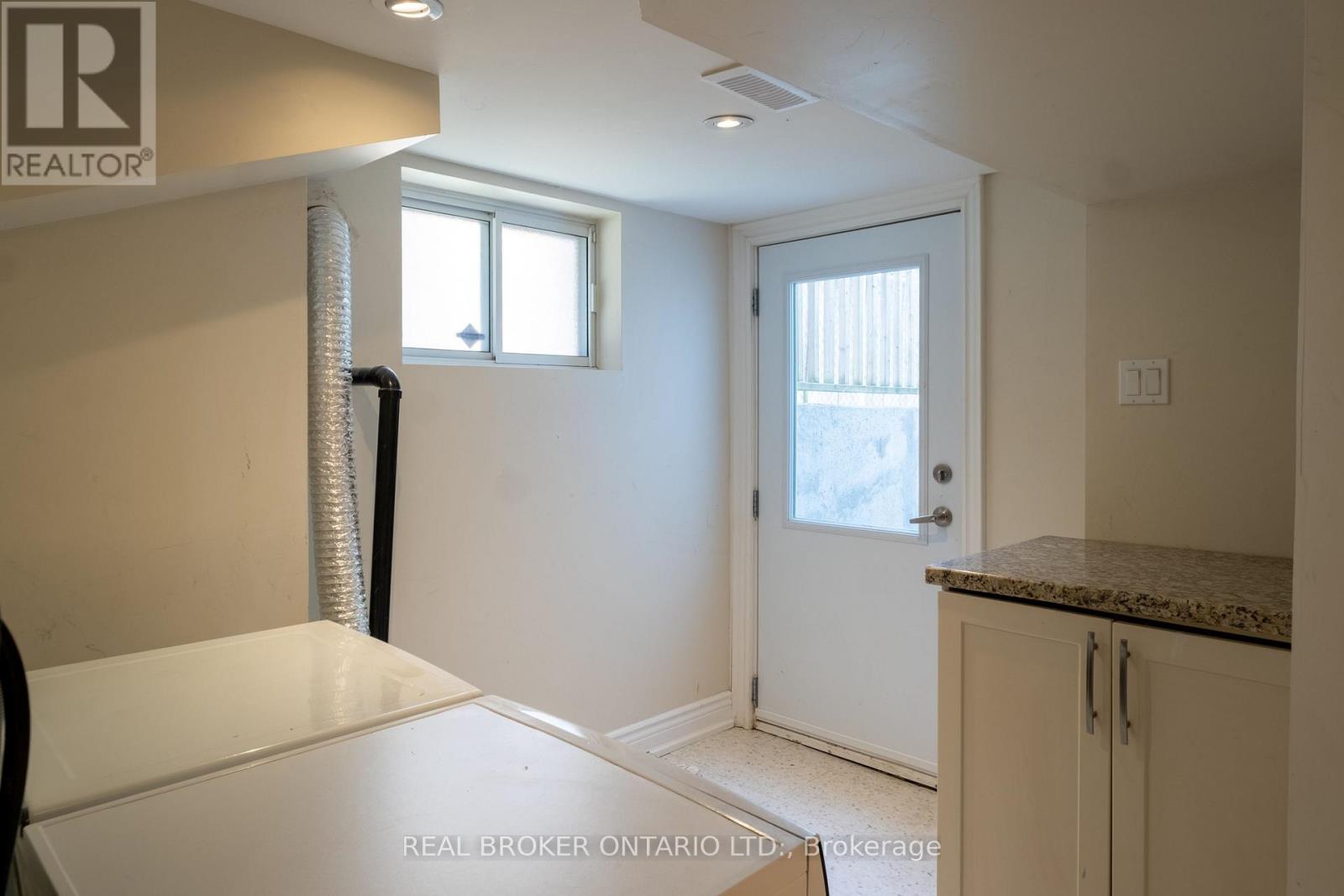 37 Gledhill Avenue, Toronto, Ontario  M4C 5K7 - Photo 36 - E13636222
