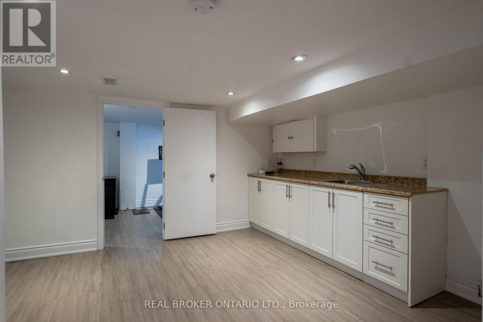 37 Gledhill Avenue, Toronto, Ontario  M4C 5K7 - Photo 37 - E13636222