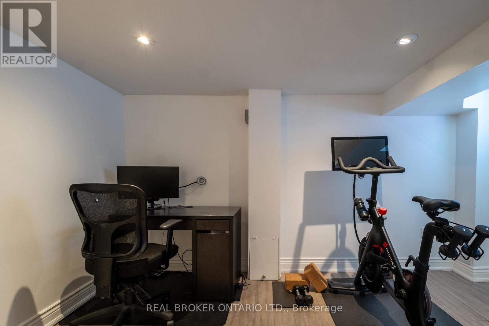 37 Gledhill Avenue, Toronto, Ontario  M4C 5K7 - Photo 40 - E13636222