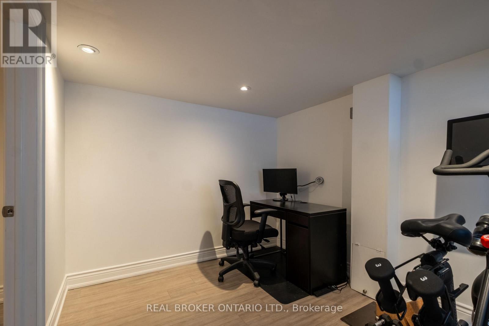 37 Gledhill Avenue, Toronto, Ontario  M4C 5K7 - Photo 41 - E13636222