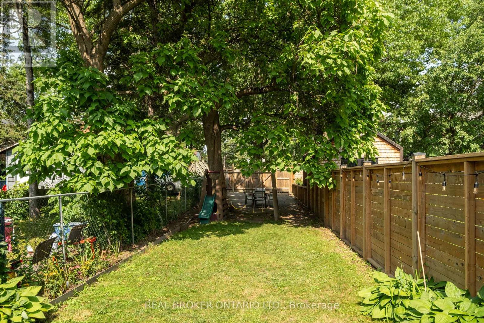 37 Gledhill Avenue, Toronto, Ontario  M4C 5K7 - Photo 42 - E13636222