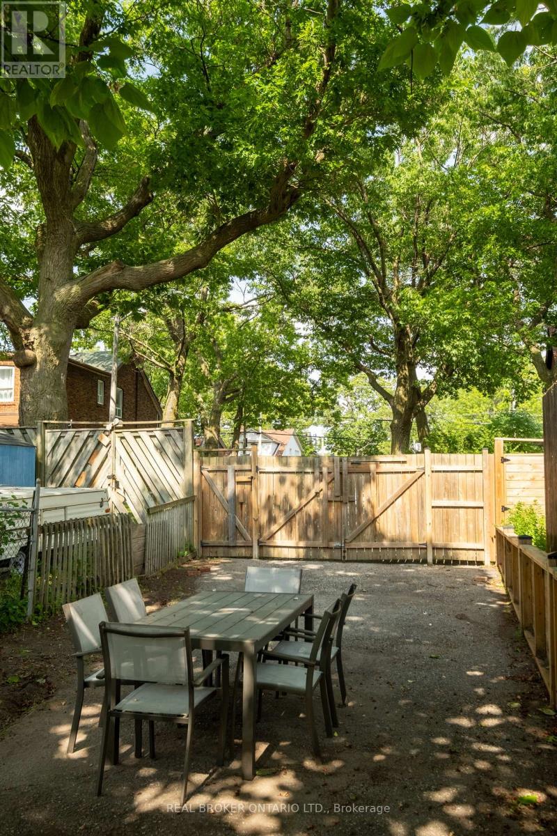 37 Gledhill Avenue, Toronto, Ontario  M4C 5K7 - Photo 45 - E13636222