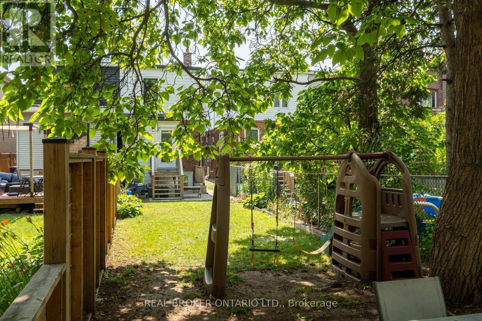 37 Gledhill Avenue, Toronto, Ontario  M4C 5K7 - Photo 47 - E13636222