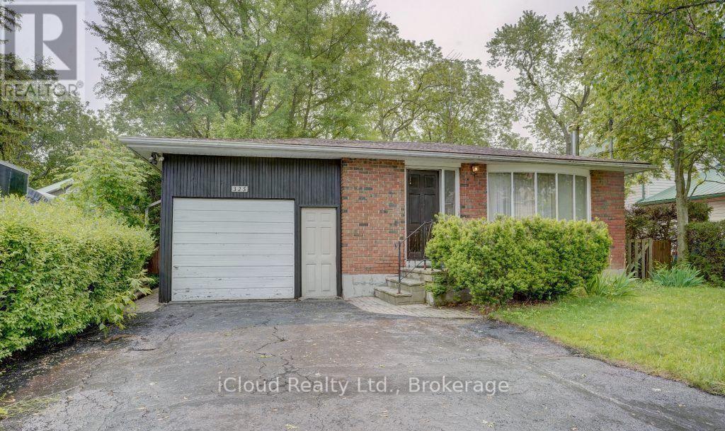 325 Dyson Road, Pickering, Ontario  L1W 2N1 - Photo 1 - E13636240