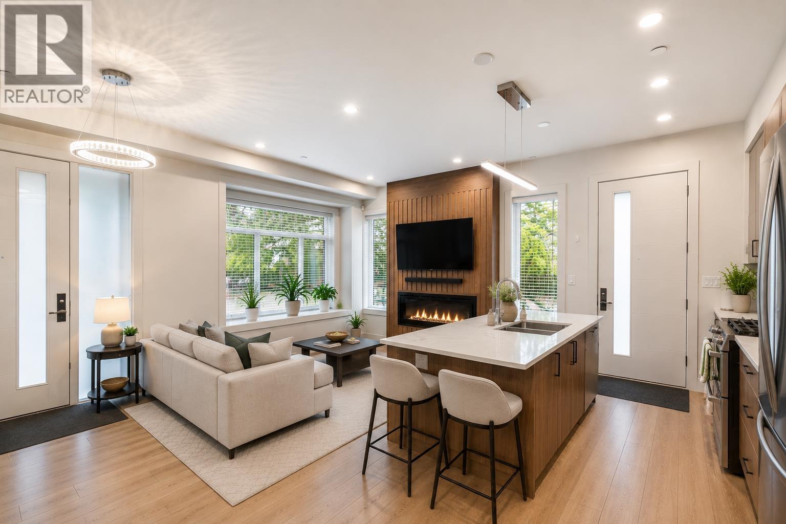 2705 Waverley Avenue, Vancouver, British Columbia  V5S 1E9 - Photo 3 - R3152248