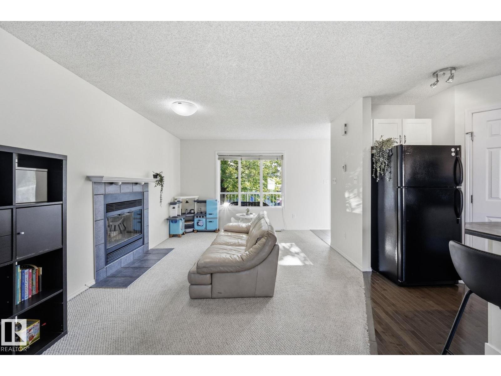 215 85 St SW, Edmonton, Alberta  T6X 1H5 - Photo 5 - E4502032