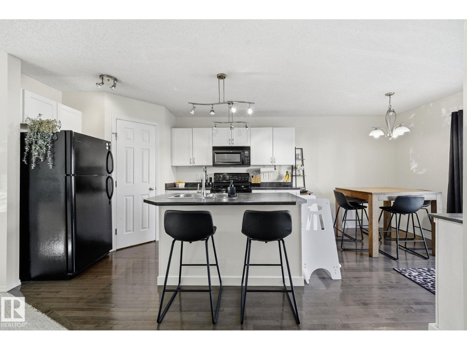 215 85 St SW, Edmonton, Alberta  T6X 1H5 - Photo 9 - E4502032