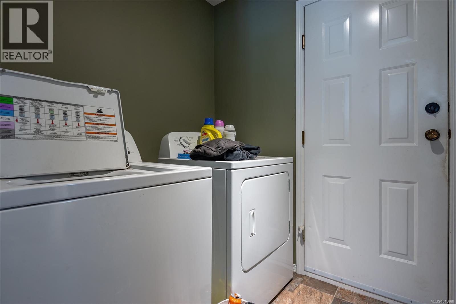 8598 Island Hwy N, Black Creek, British Columbia  V9N 1H3 - Photo 13 - 1045008