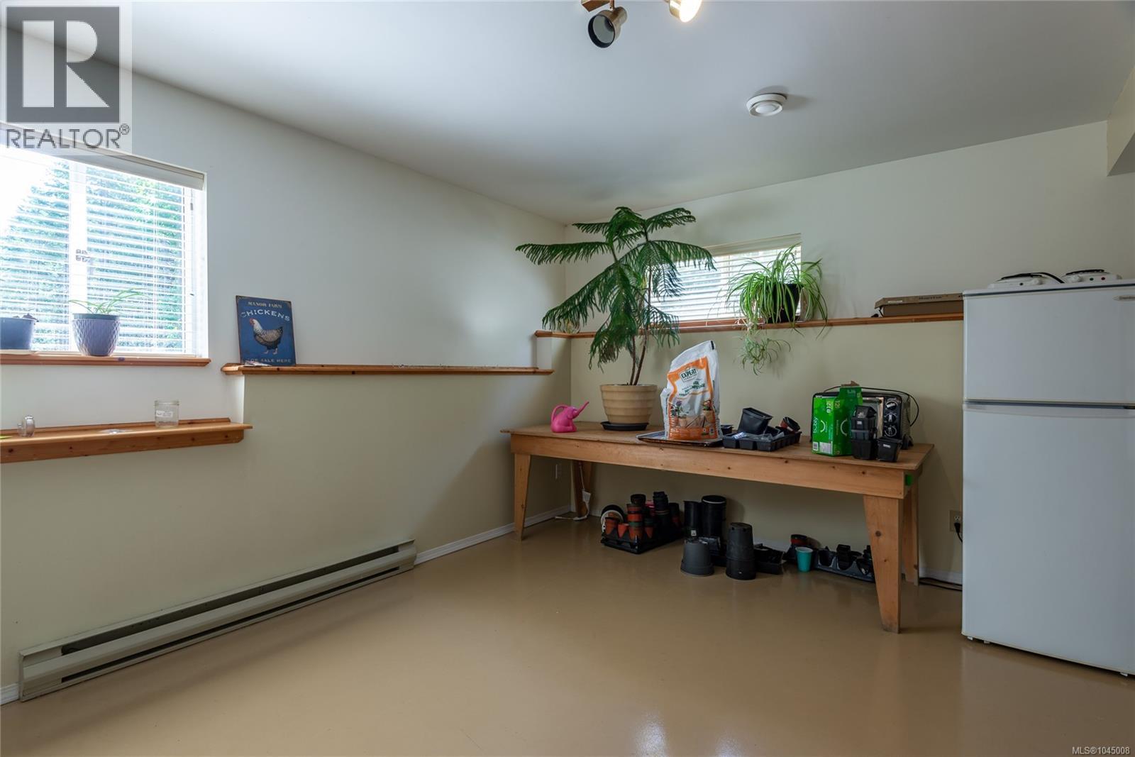 8598 Island Hwy N, Black Creek, British Columbia  V9N 1H3 - Photo 40 - 1045008