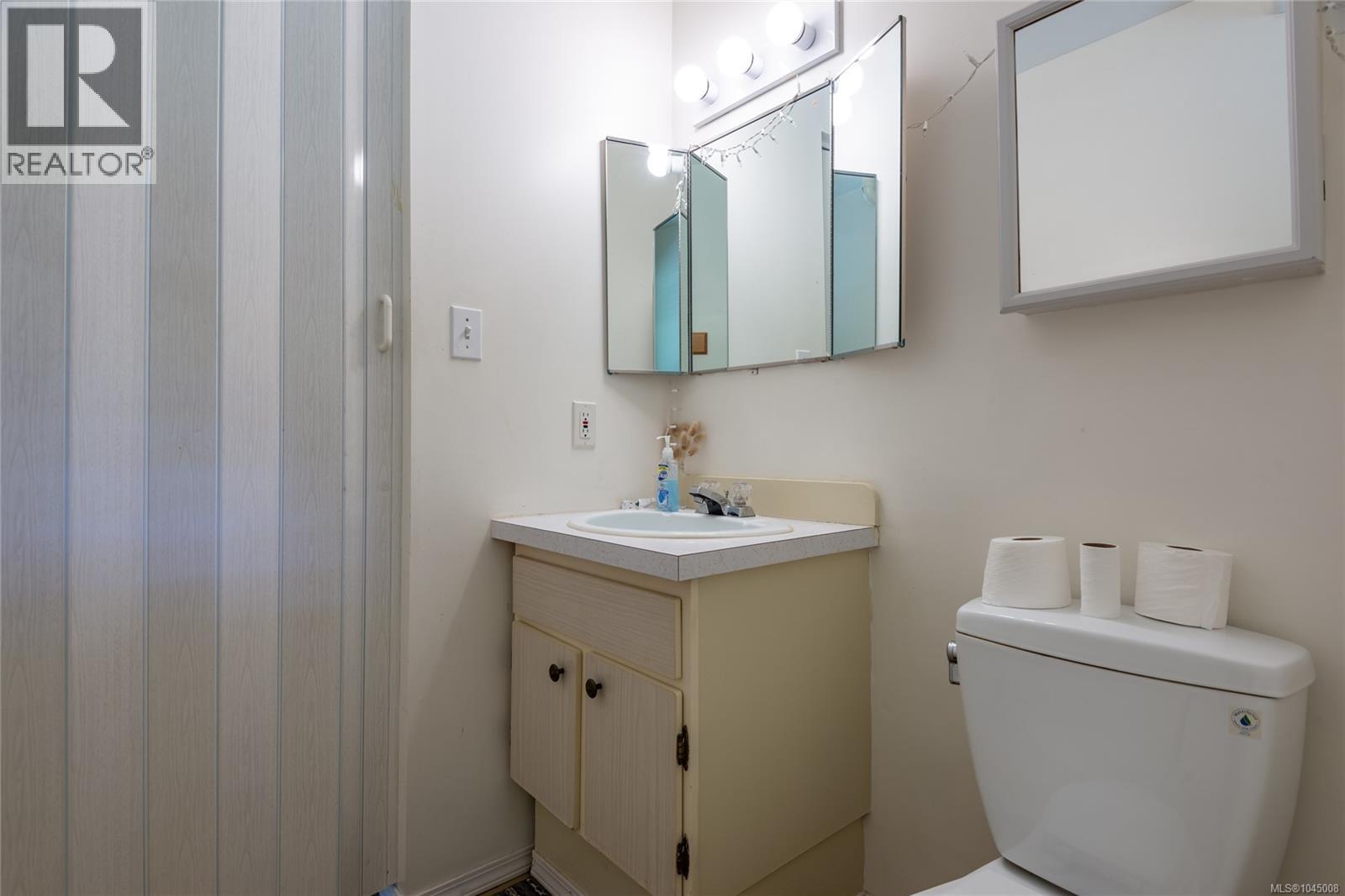 8598 Island Hwy N, Black Creek, British Columbia  V9N 1H3 - Photo 45 - 1045008