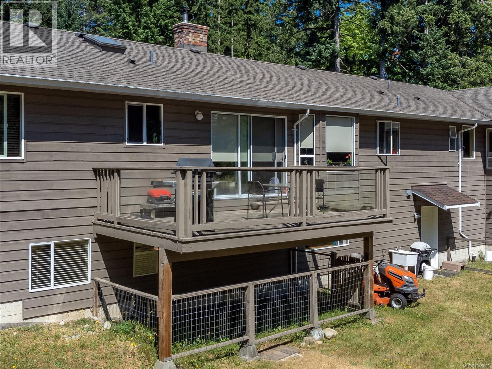8598 Island Hwy N, Black Creek, British Columbia  V9N 1H3 - Photo 62 - 1045008