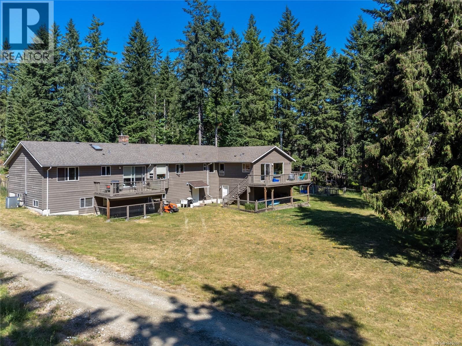 8598 Island Hwy N, Black Creek, British Columbia  V9N 1H3 - Photo 65 - 1045008