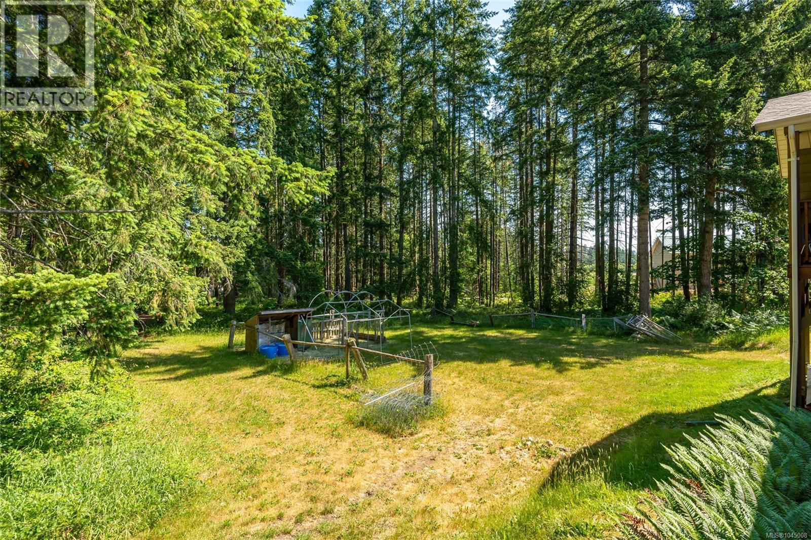 8598 Island Hwy N, Black Creek, British Columbia  V9N 1H3 - Photo 74 - 1045008