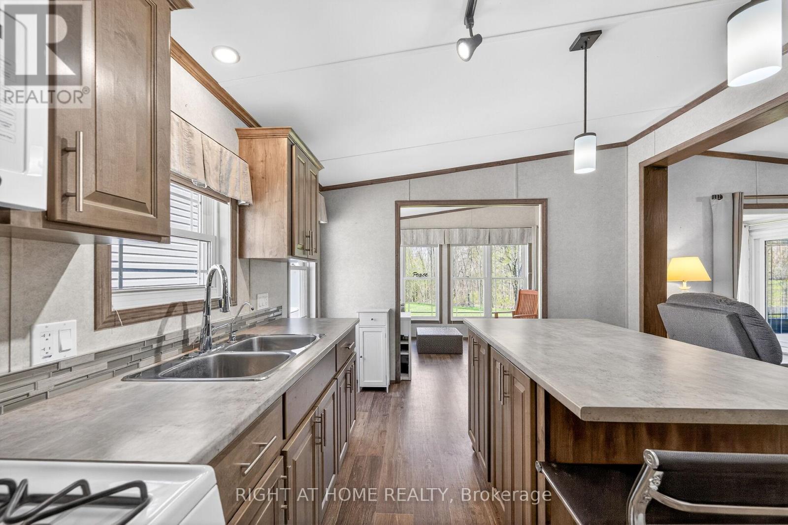 5 Beech Street - 4449 Milburough Line, Burlington, Ontario  L7P 0C5 - Photo 14 - W13636166