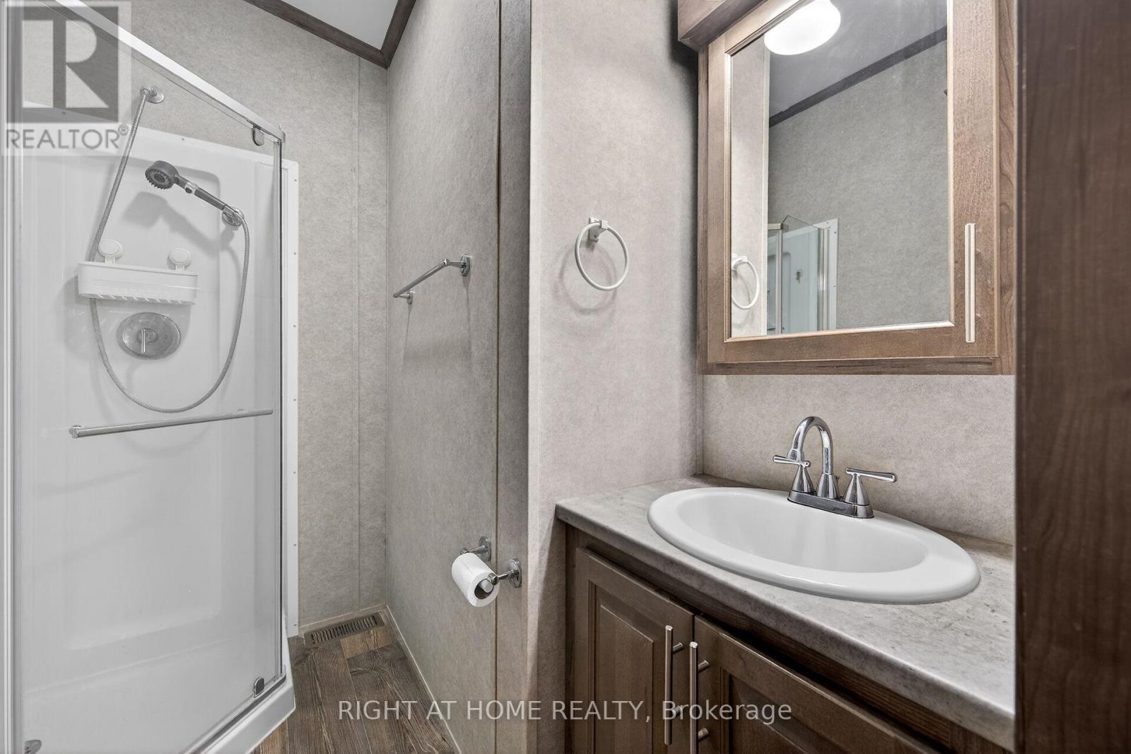 5 Beech Street - 4449 Milburough Line, Burlington, Ontario  L7P 0C5 - Photo 18 - W13636166