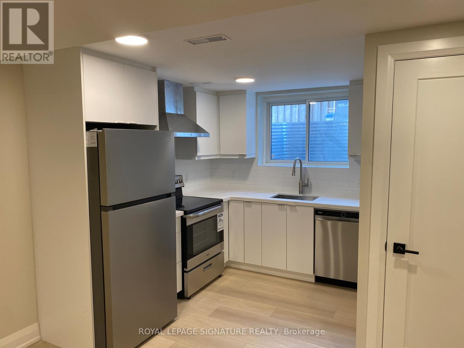 LOWER - 3271 PILCOM CRESCENT