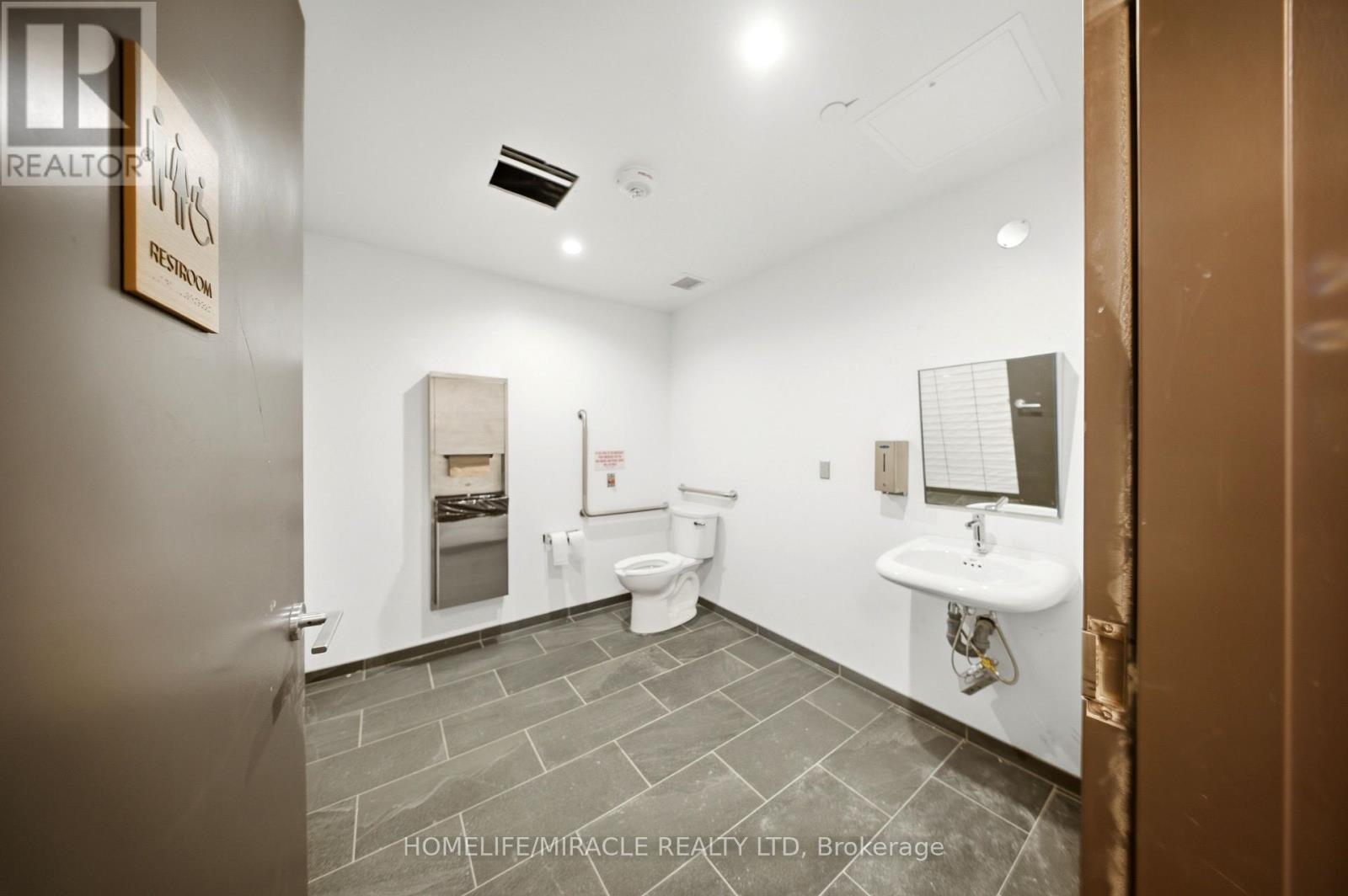 225 - 996 Martin Grove Road, Toronto, Ontario  M9W 4W8 - Photo 10 - W13636206