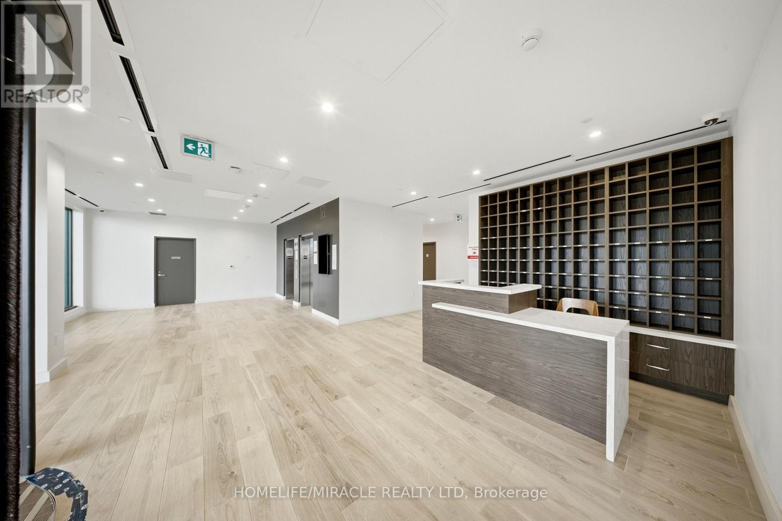 225 - 996 Martin Grove Road, Toronto, Ontario  M9W 4W8 - Photo 6 - W13636206