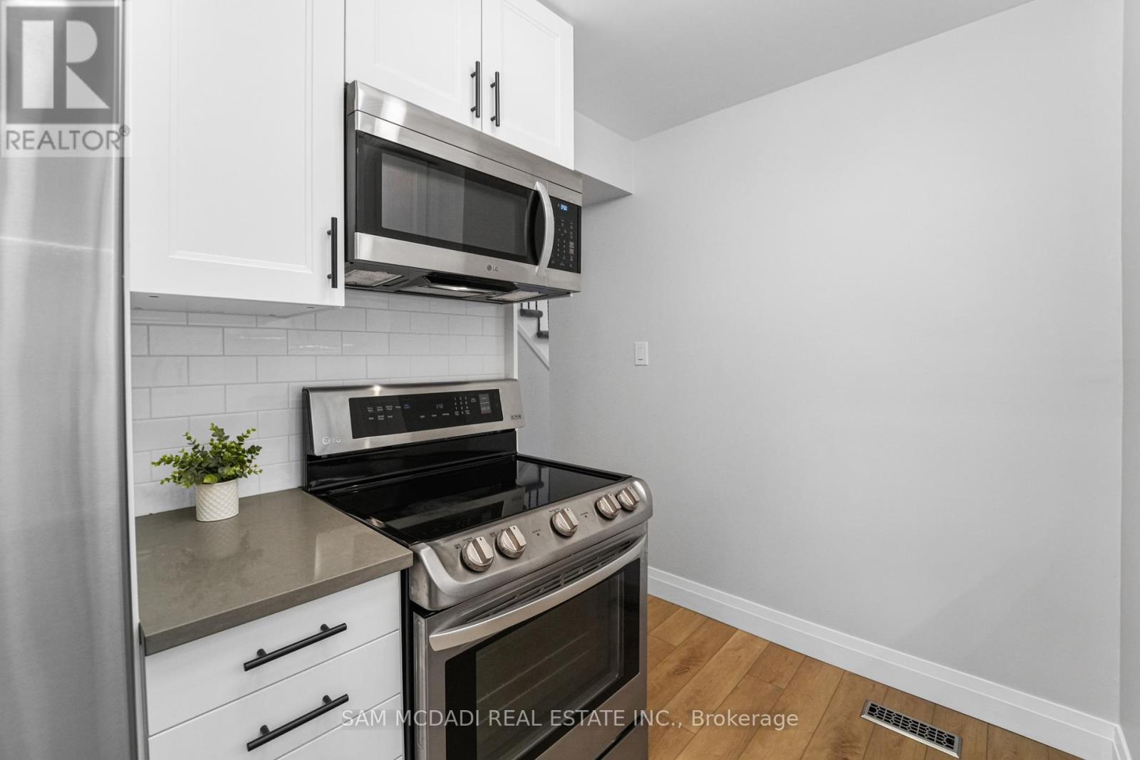 157 - 400 Mississauga Valley Boulevard, Mississauga, Ontario  L5A 3N6 - Photo 10 - W13636274