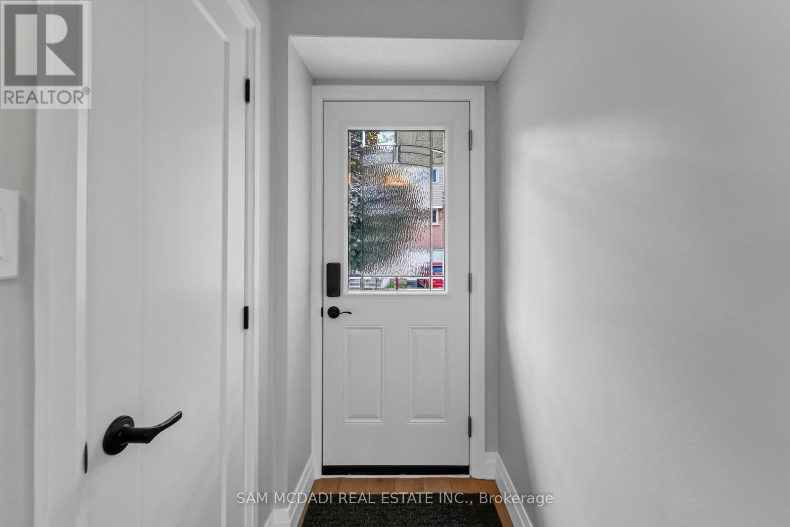 157 - 400 Mississauga Valley Boulevard, Mississauga, Ontario  L5A 3N6 - Photo 2 - W13636274