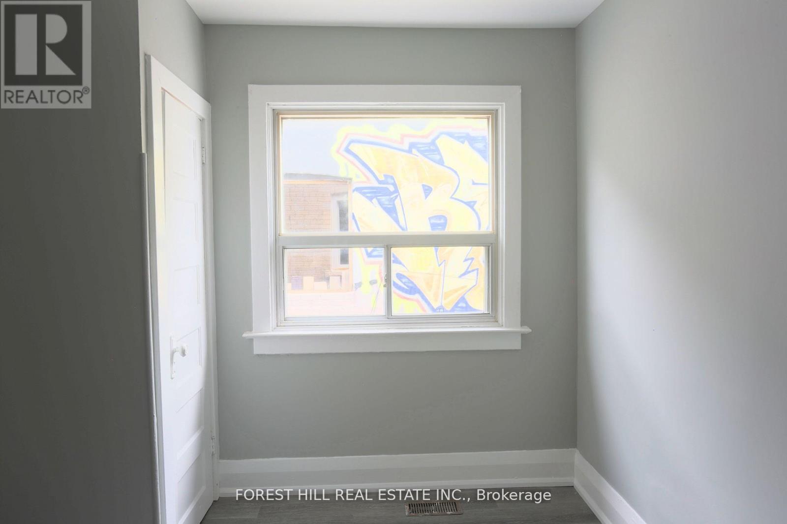 919 Kingston Road, Toronto, Ontario  M4E 1S6 - Photo 11 - E13452056