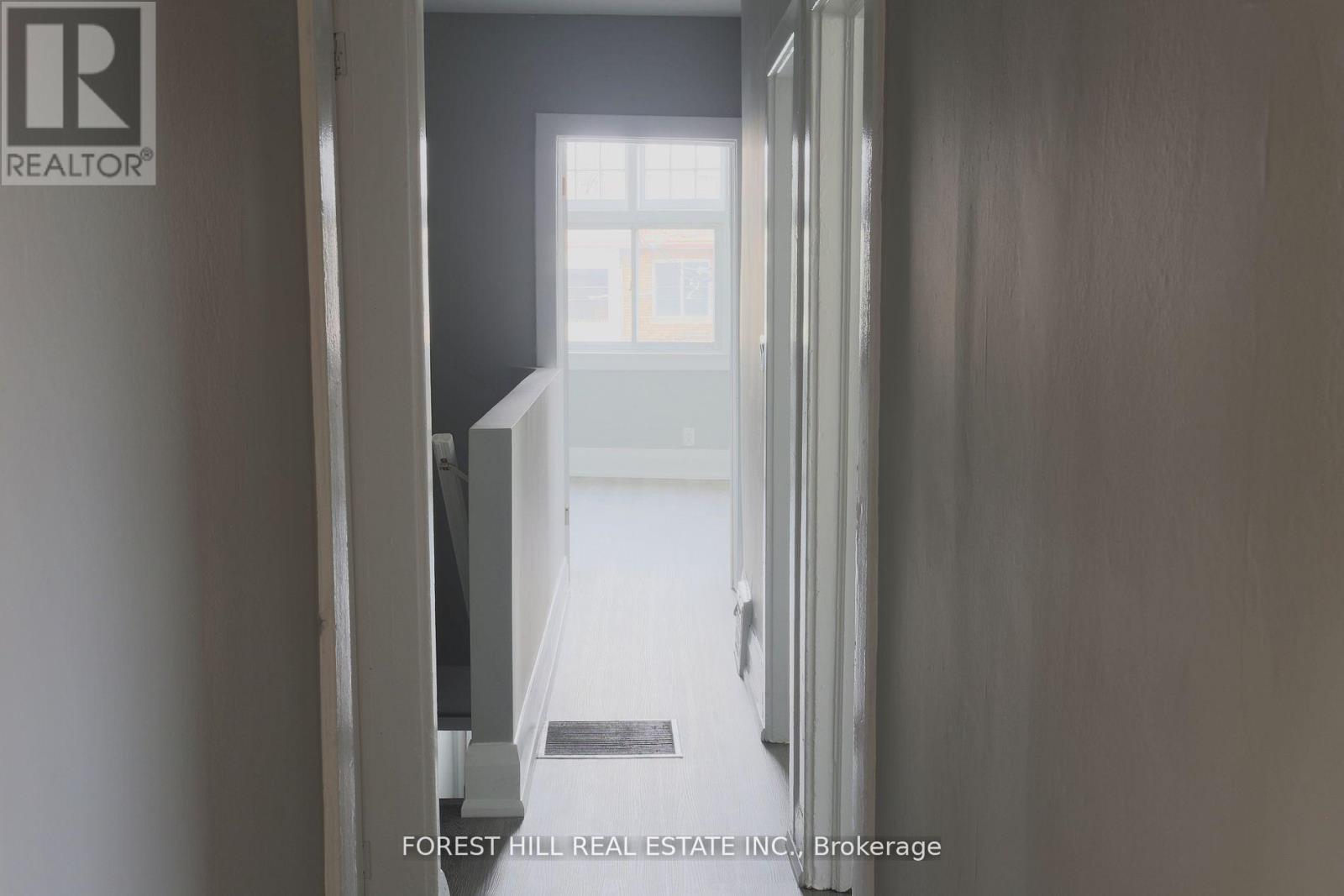 919 Kingston Road, Toronto, Ontario  M4E 1S6 - Photo 6 - E13452056
