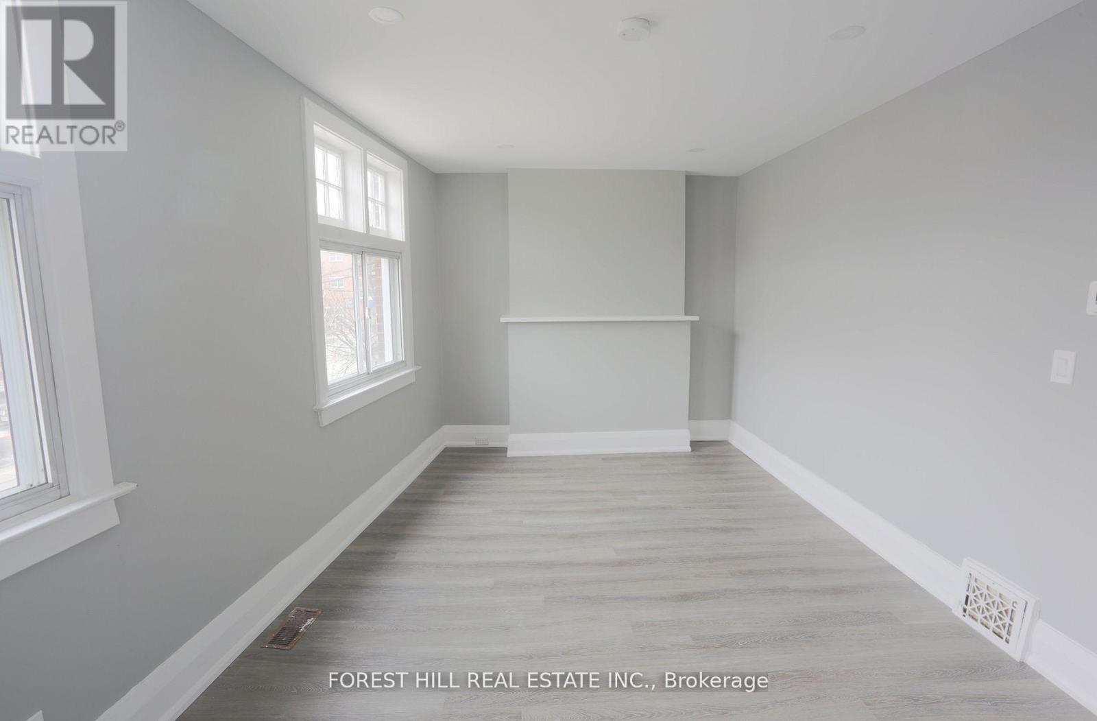 919 Kingston Road, Toronto, Ontario  M4E 1S6 - Photo 9 - E13452056