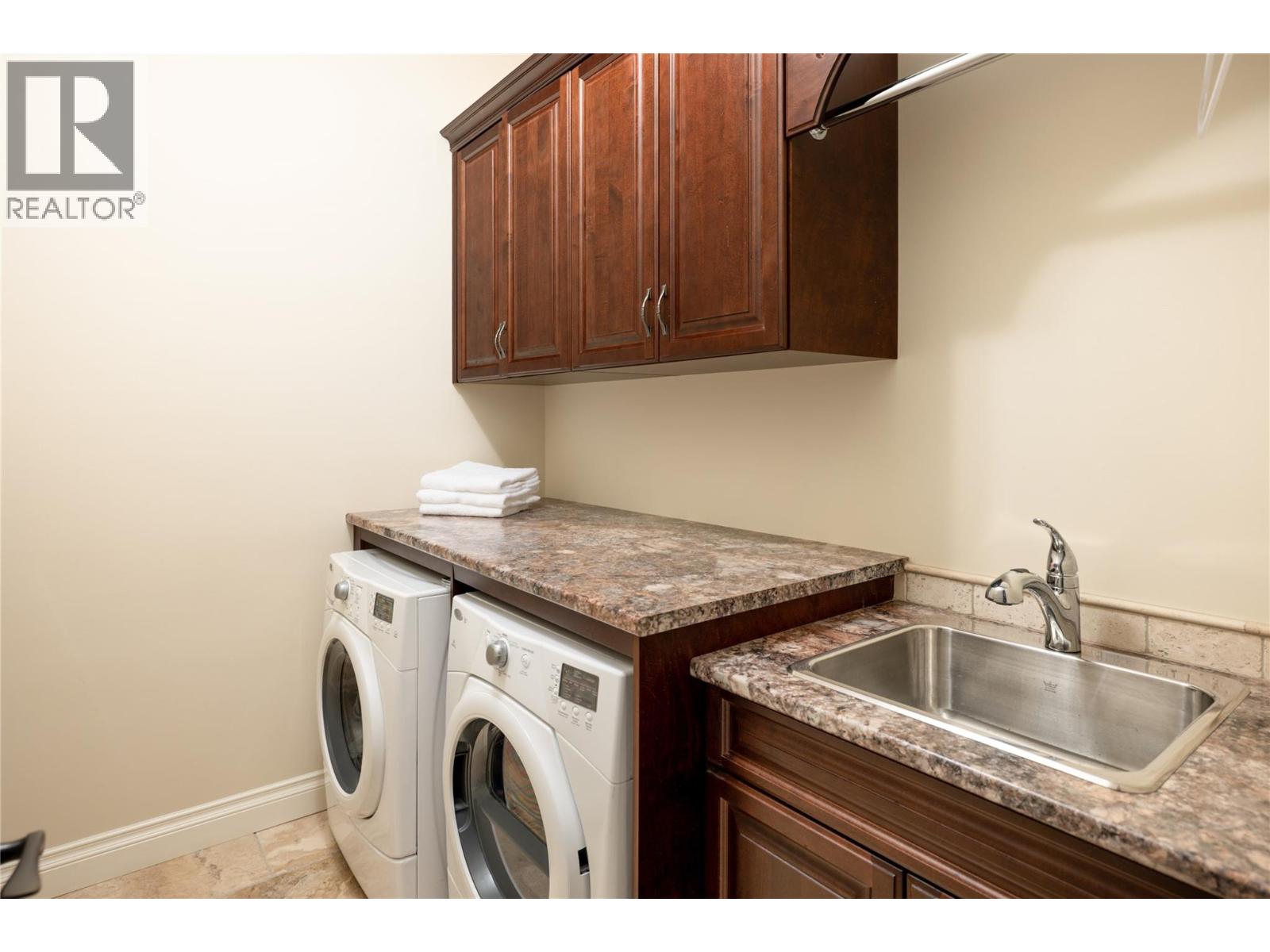 954 Hewetson Avenue, Kelowna, British Columbia  V1W 5H8 - Photo 77 - 10376538