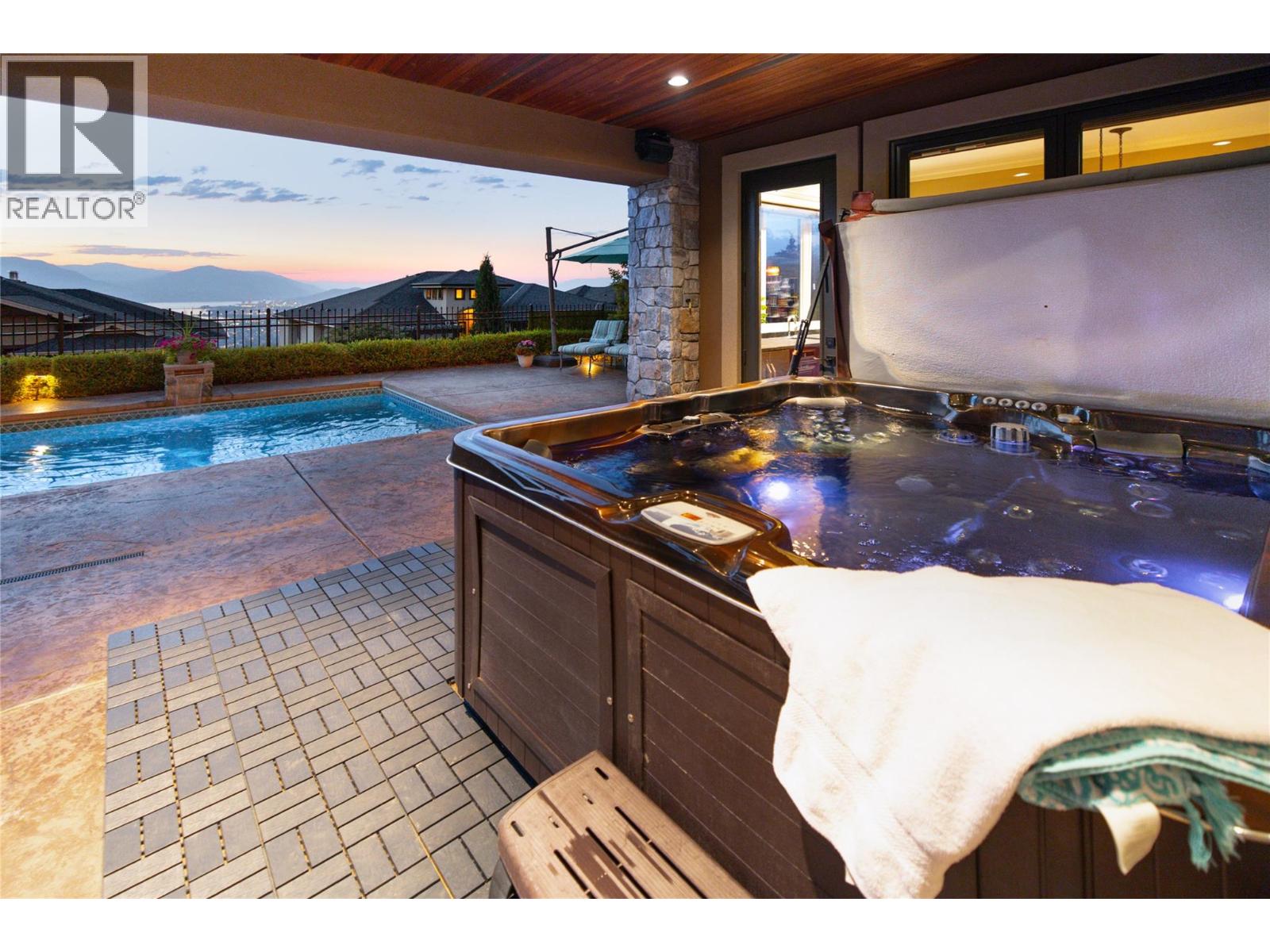 954 Hewetson Avenue, Kelowna, British Columbia  V1W 5H8 - Photo 52 - 10376538